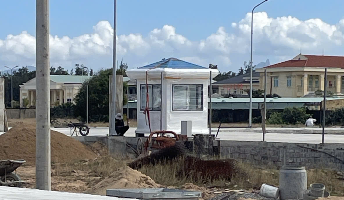 Thi công nhà bảo vệ