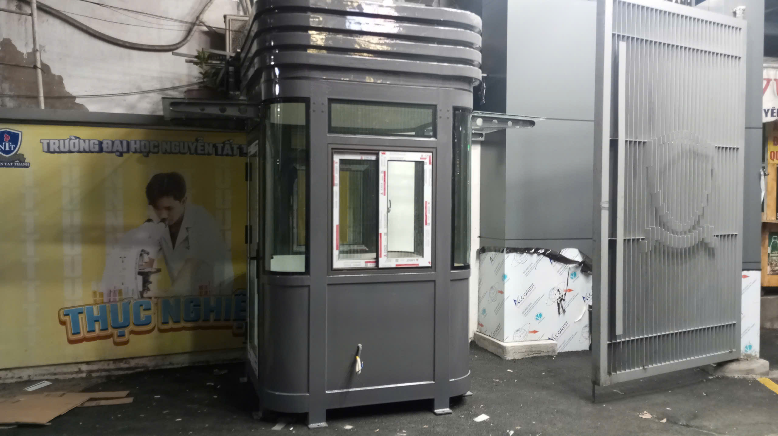 Lắp đặt cabin bảo vệ tại Q7